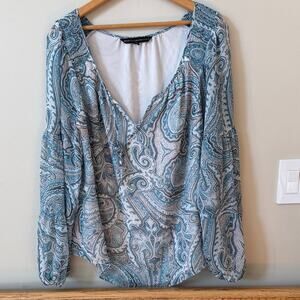 White House Black Market Blue and White Paisley Flowy Blouse Size L